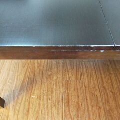 伸縮可能なダイニングテーブルの画像