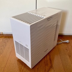 パナソニック気化式加湿器(10畳,18年製)　の画像