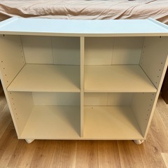 【中古】押入れに使えるブックシェルフ2台(キャスター付き)の画像