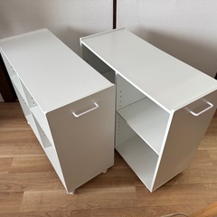 【中古】押入れに使えるブックシェルフ2台(キャスター付き)の画像