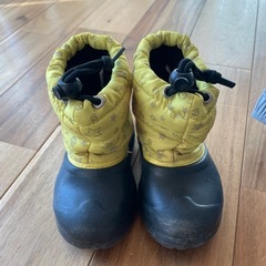 子供用雪山ブーツ、グローブの画像