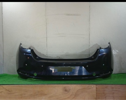 マツダ3 純正リアバンパー　マシングレー