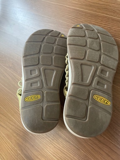 KEEN サンダル ミモザ