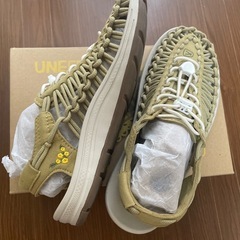 KEEN サンダル ミモザの画像