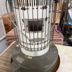 トヨトミ TOYOTOMI 対流式石油ストーブ KS-52Aの画像