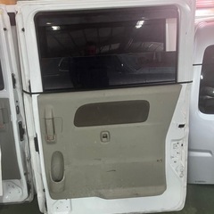 引き取り限定！17V 右スライドドア　　白色の画像