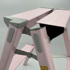ピンク脚立　※部品欠け有りの画像