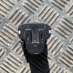 マキタ　充電器とマキタ互換バッテリー10.8V2.0Ahの画像