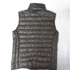 ( M-1000 )UNIQLO ユニクロ ウルトラライトダウン ダウンベスト Mサイズ ナイロン ブラウン メンズ 315-072571(24-01) 中古の画像