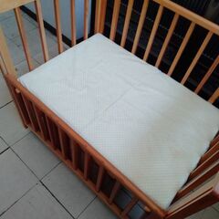 ベビーベッドの画像