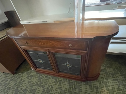 【引取限定】収納棚　アンティーク調キャビネット　サイドボード