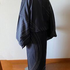 【未使用品】黒地に波紋の刺し子風の模様★袷の着物／やまと誂製の画像