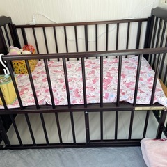 ベビーベッドの画像