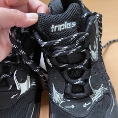 バレンシアガ？ balenciaga スニーカー25cmの画像