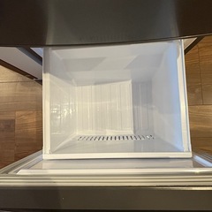 【購入者決まりました】冷蔵庫 146L 2ドア 右開き マットチャコール　MITSUBISHI MR-P15F-H の画像