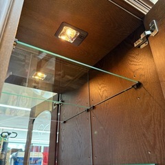 美原店 お得価格！ ガラスドア付き カップボード 食器棚 木製 インテリア　アンティークの画像