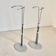 ドールスタンド　アンティーク風なフック付きスタンド　ディスプレイ　ぬいぐるみの画像