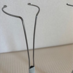 ドールスタンド　アンティーク風なフック付きスタンド　ディスプレイ　ぬいぐるみの画像