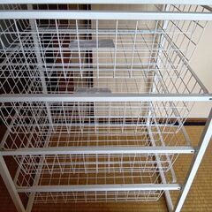 IKEAの押入れラックの画像