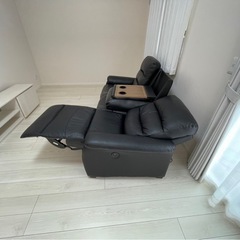 【至急】10月30日引き取り可能な方限定！！電動リクライニング３人掛けソファー金額交渉可！の画像