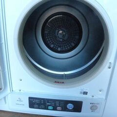 【中古】日立 除湿形 衣類乾燥機 DE-N50WV 乾燥容量 5kg ふんわりガード エアハッチ これっきりボタン 難有の画像