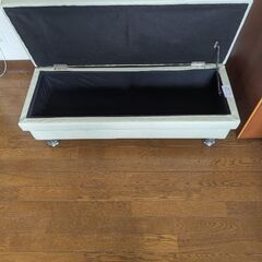 10/28引き取り限定●合皮製の収納付きベンチ　十分使えます！の画像