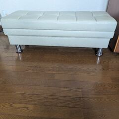 10/28引き取り限定●合皮製の収納付きベンチ　十分使えます！の画像