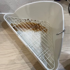 うさぎ　小動物　ご飯入れ　チモシー入れ　トイレの画像