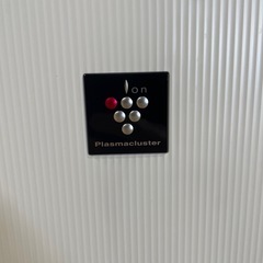 SHARP 加湿空気清浄機 KC-P50-W 2023年製 通電確認済み／フィルター未交換 ホワイト系の画像