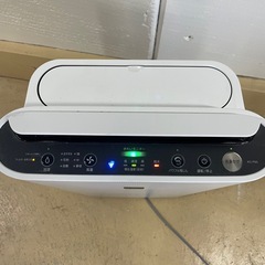 SHARP 加湿空気清浄機 KC-P50-W 2023年製 通電確認済み／フィルター未交換 ホワイト系の画像
