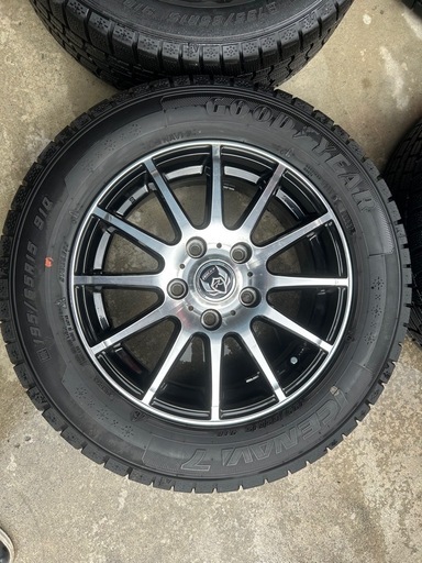 取引中スタッドレス　GOODYEAR 195/65/15