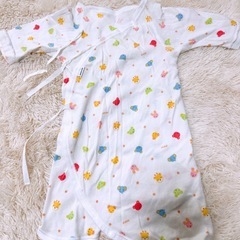 新生児用ミキハウスと西松屋の画像