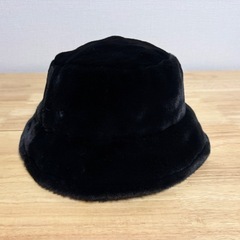 adidas ファー バケットハット あきふゆ秋冬の画像