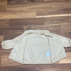 ユニクロ フリース ジッパー付き アウター クリーム色の画像