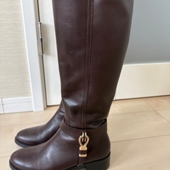 バーニーズニューヨーク　ブーツの画像