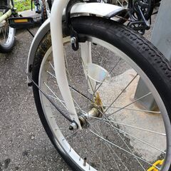 J1706【リユースのサカイ柏店】折りたたみ自転車　MOBI-CYCLE　6段変速　ホワイト　★店頭にて試乗可★ 簡易クリーニング済　　 中古自転車 　流山市  松戸市 我孫子市 鎌ヶ谷市 船橋市 守谷市 取手市　の画像