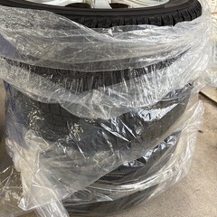 スタッドレスタイヤの画像