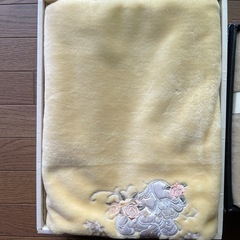 イヴ・サンローラン　ボアシーツ　２枚セット　ベージュ の画像