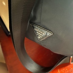 プラダPRADAリバーシブル　ショルダートートの画像