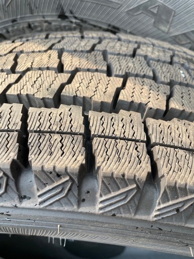 195/80R15 スタッドレスタイヤ　ハイエースなど