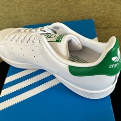 adidasスタンスミスの画像