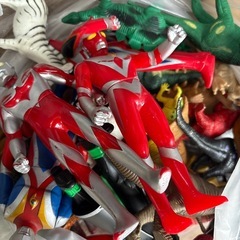 ウルトラマンや仮面ライダーまとめ売りの画像
