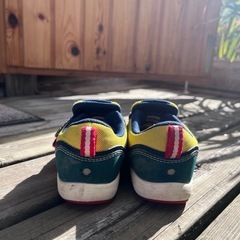 子供アシックスシューズの画像