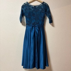 青い刺繍入り　パーティードレス　お呼ばれドレス　ブルー　オケージョンワンピースの画像