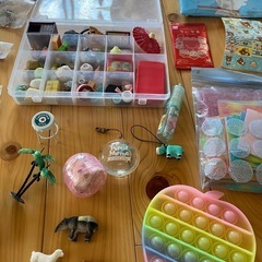 すみっコぐらし　ちいかわ　おもちゃ　シール　小物　折り紙　大量　の画像