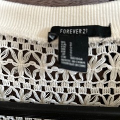 FOREVER 21 レディース長袖トップス
の画像