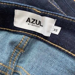 【未使用に近い】AZUL BY MOUSSY ダークデニム ブーツカット フレアデニム　XSの画像