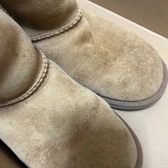 UGG  ムートンブーツの画像