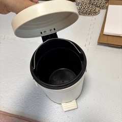 ゴミ箱　5lの画像
