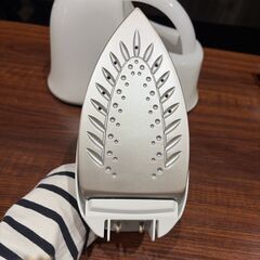 美品 Panasonic パナソニック NI-CL309 コードレス スチームアイロンの画像